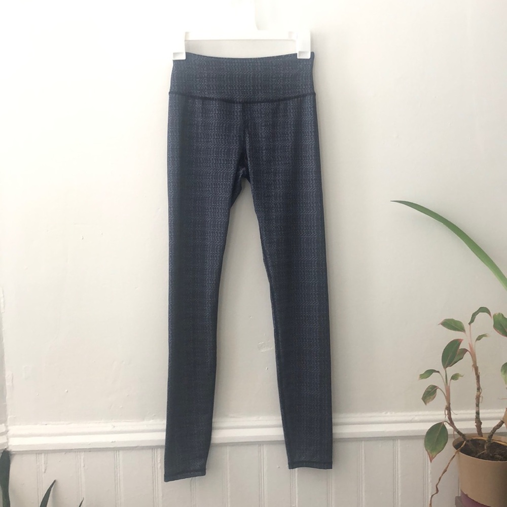Silky-Soft Women’s Athletic Leggings, size P/XS